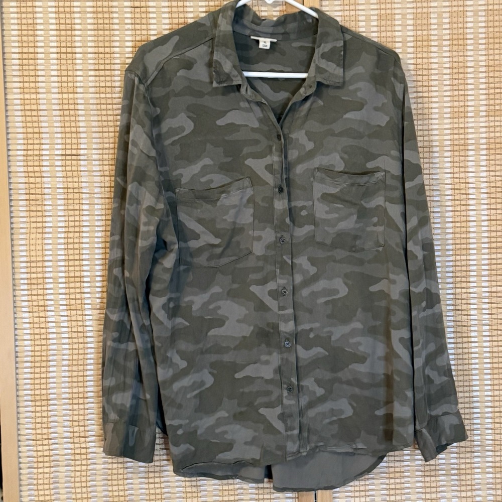 A. N. A. Womens XL Shirt Camouflaged Button Up Streetwear Whimsigoth Grunge
